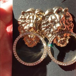 Lion Motives Gold Earrings